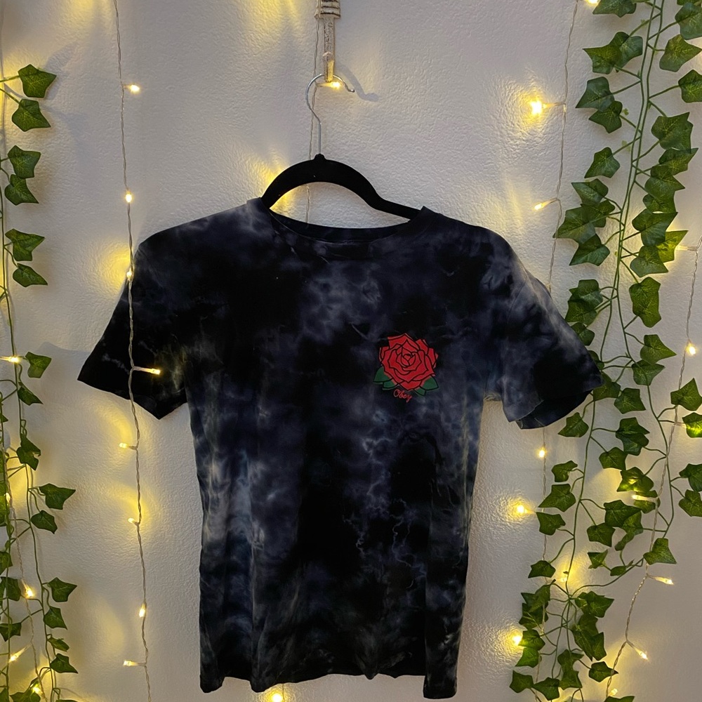 Obey Top